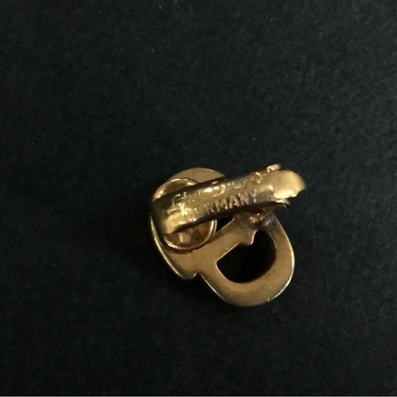 VINTAGE made in Germany Christian Dior gold tone clip on small logo earrings - Picture 6 of 9